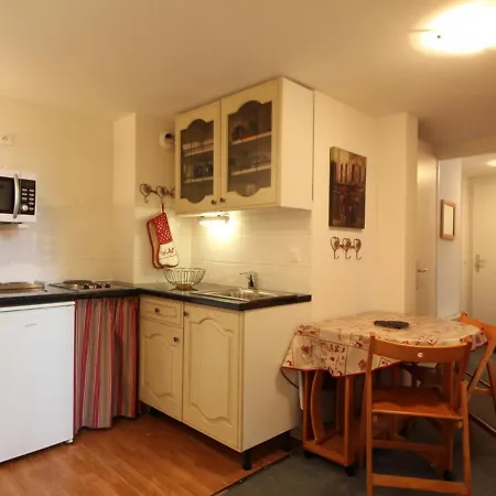 Cosy Pour 4 Pers. A 320m Des Pistes Et Proche Centre - Araches-la-frasse - Fr-1-572-102 Apartment